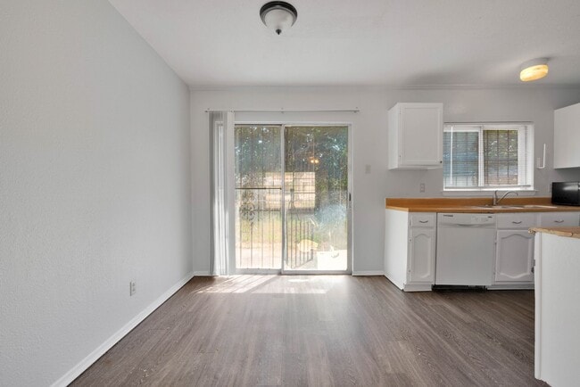 Building Photo - AFFORDABLE Single Story Rental Home on Old...