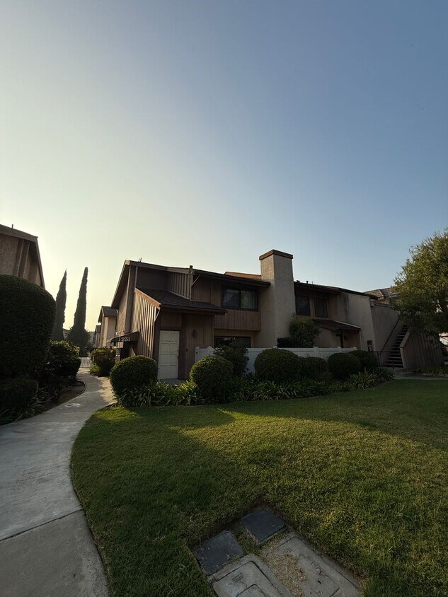 Foto principal - Remodeled 2 bedroom, 2 bath condo for rent...