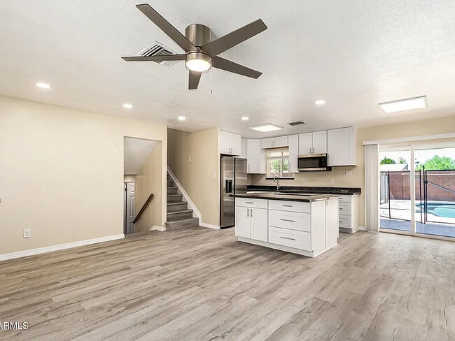 Photo - 703 E Taylor St House