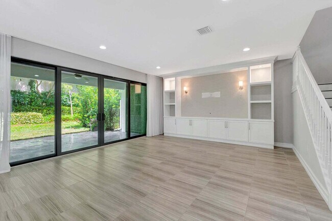 Building Photo - 13781 Moss Agate Ave