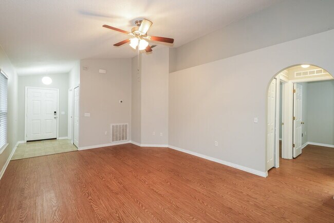 Foto del edificio - 17036 Lixberry Way