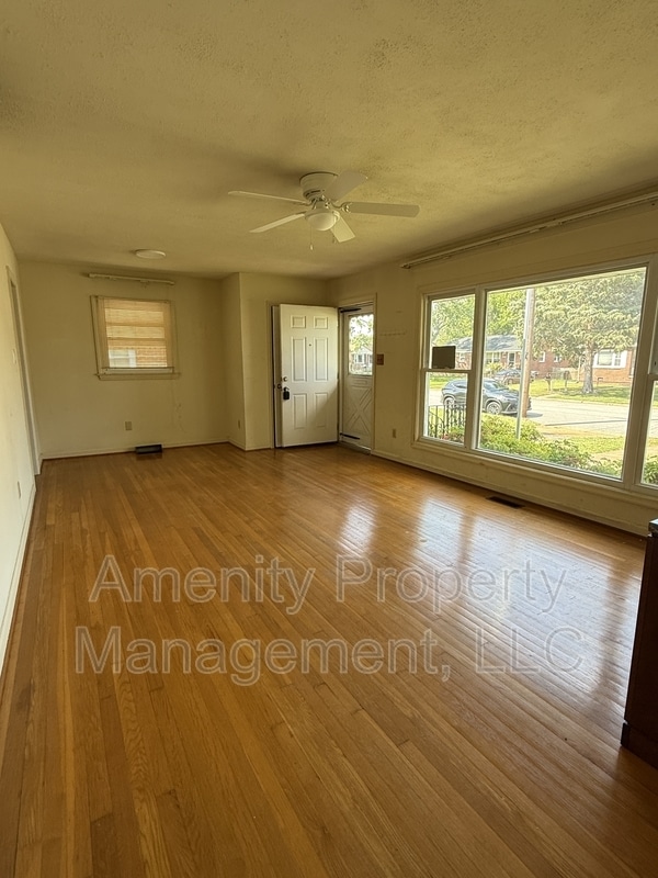 Building Photo - 21 Mansford Dr