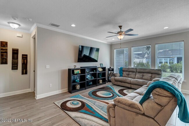 Foto del edificio - 55 Forestview Ln