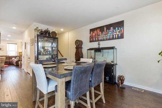 Building Photo - 7809 SUNHAVEN Way