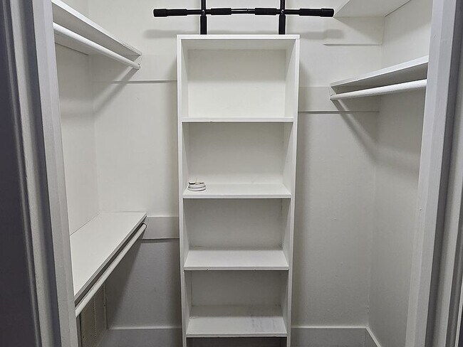 Foto del edificio - 12888 Montfort Dr
