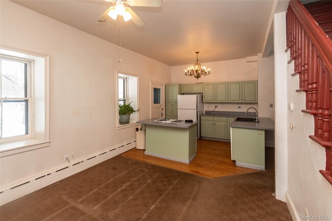 Foto del edificio - 4 Sengen Ln