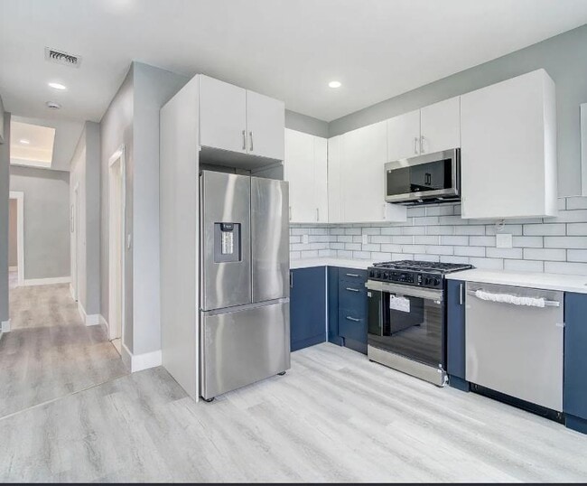 Building Photo - 20 W 49th St