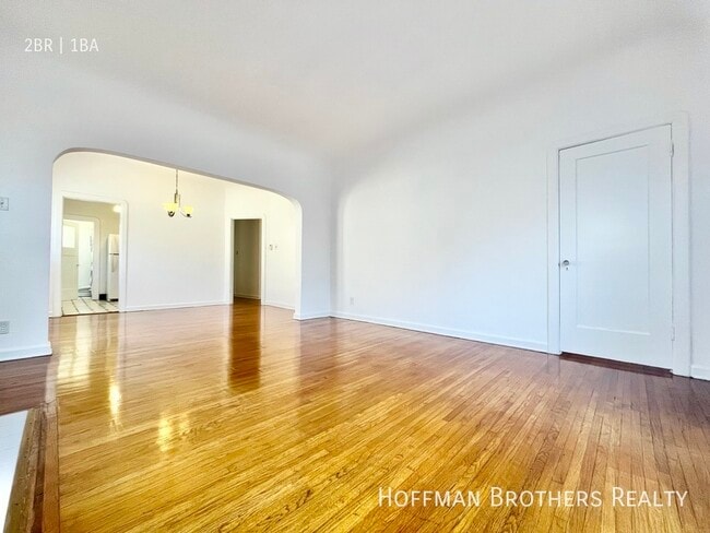 Building Photo - 508 1/2 N Genesee Ave Los Angeles, CA 90036
