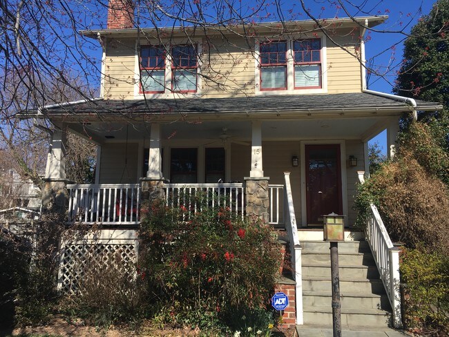 closer front - 15 W Myrtle St