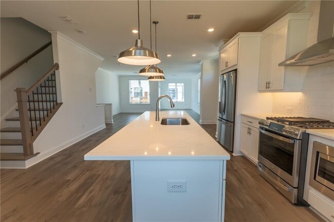 Building Photo - 542 Healy Dr