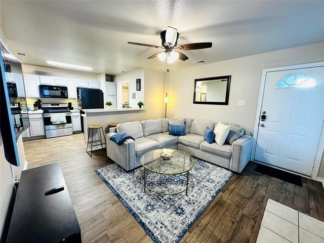 Foto principal - 2808 Sunset Strip Dr