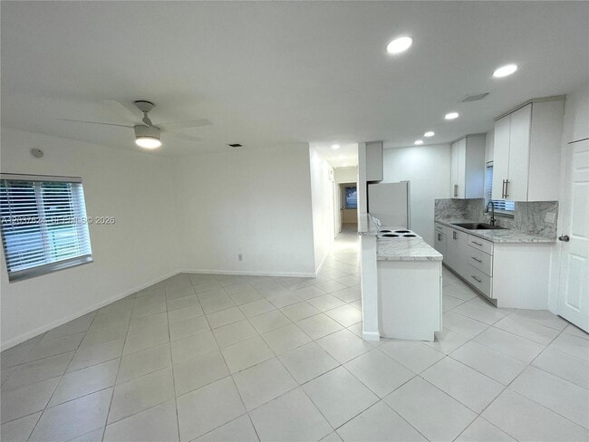 Building Photo - 1501 NE 173rd St