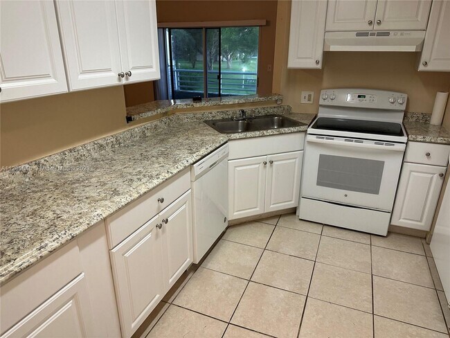 Foto del edificio - 3453 NW 44th St