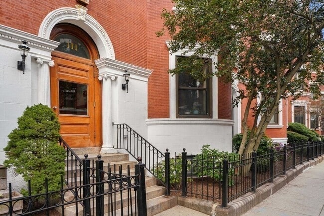 Building Photo - 111 Gainsborough St