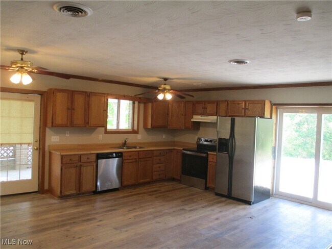 Foto del edificio - 4450 College Hill Rd