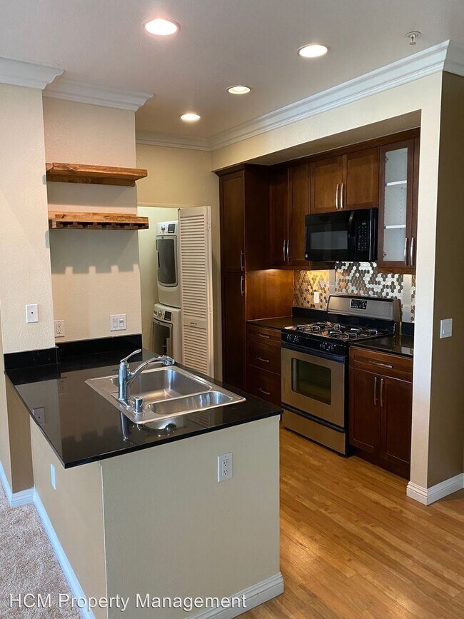 Foto del edificio - 2 br, 2 bath House - 2425 Scholarship