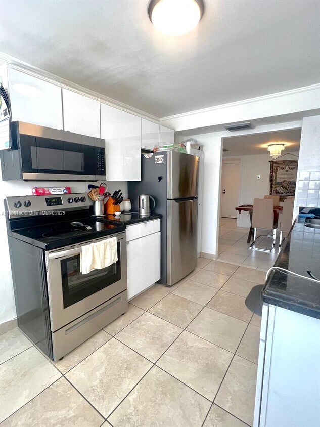 Foto principal - 100 Golden Isles Dr