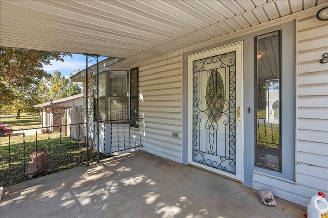 Building Photo - 8929 NE 52nd St