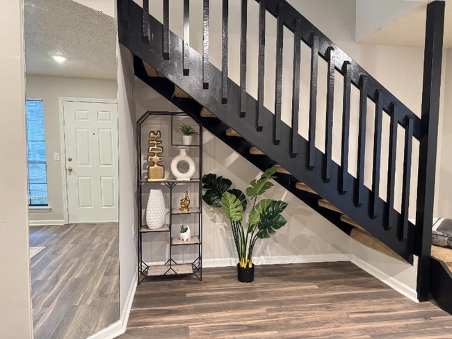 Building Photo - 1441 Hartford Hwy