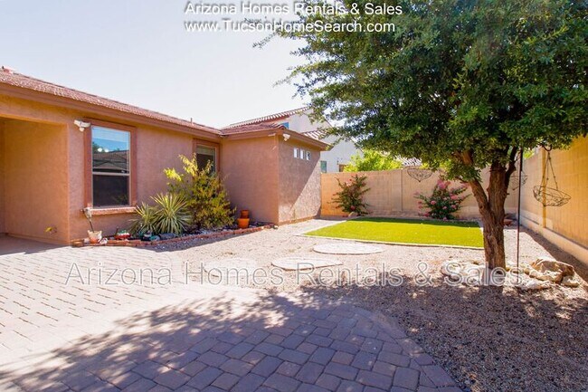Building Photo - 732 West Camino Tunera