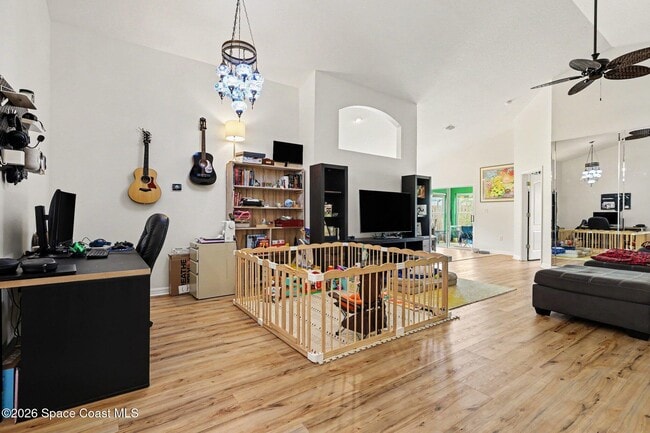 Building Photo - 1575 Sun Gazer Dr