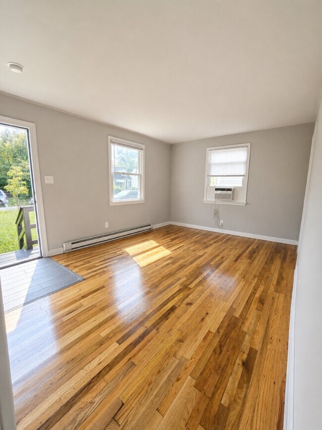 Foto del edificio - 1112 E 16th St