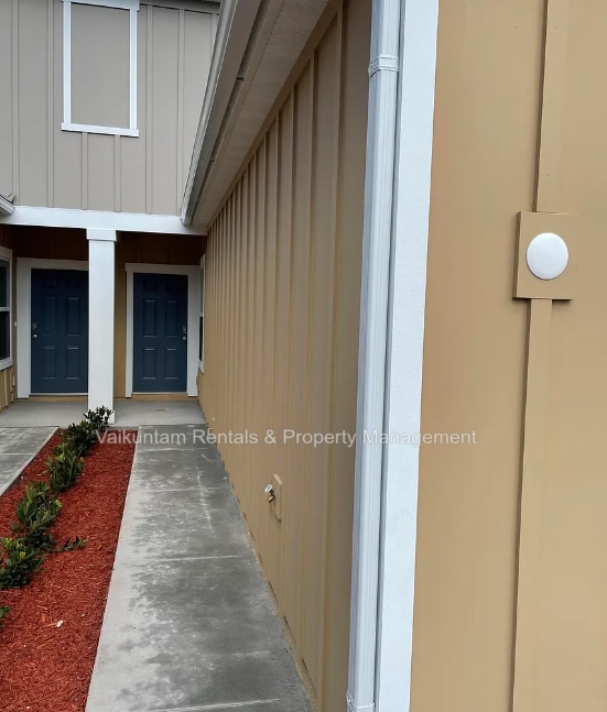 Building Photo - 9571 Star Dr