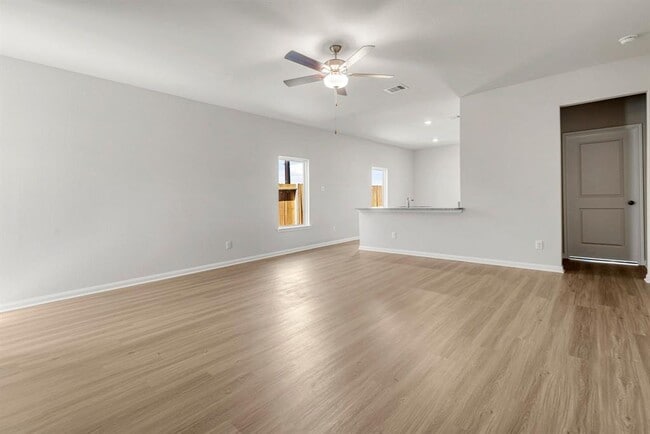 Building Photo - 6429 Elm St