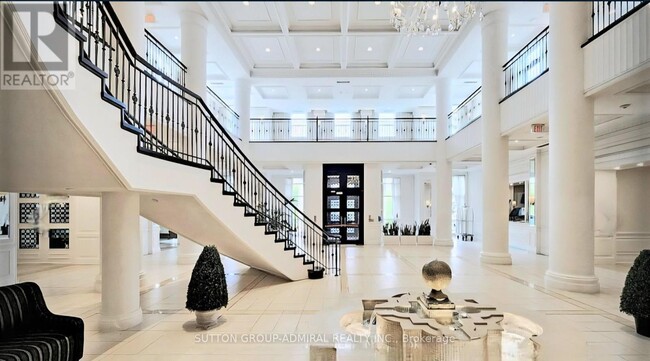 Building Photo - 15 Greenview Ave