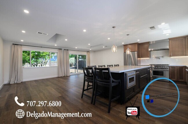 Foto del edificio - Lovely Benicia 4 Bedroom Home