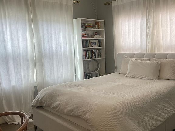 Foto del edificio - 5119 Desmond St