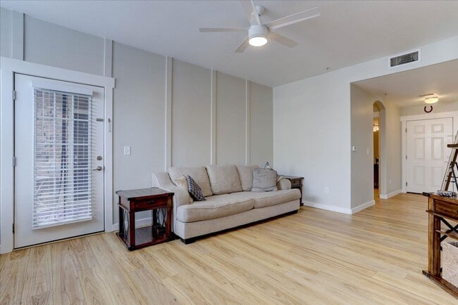 Building Photo - Charming 2-bedroom, 2-bath condo in Erie, CO,