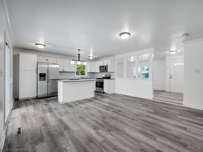Building Photo - 946 Harvard Ln
