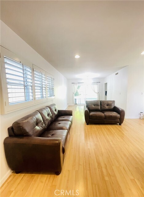 Foto del edificio - 6534 Petit Ave