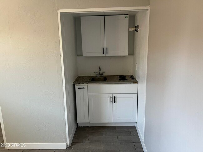 Foto del edificio - 6413 E Avalon St