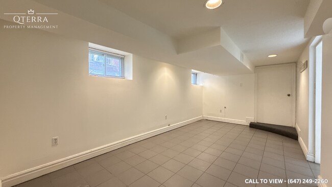 Building Photo - 52 Rose Av