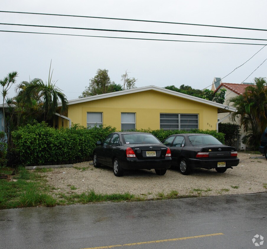 Foto del edificio - 816 NE 4th St