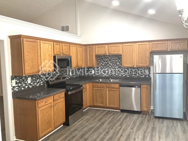 Foto del edificio - 220 Oak Hill Dr