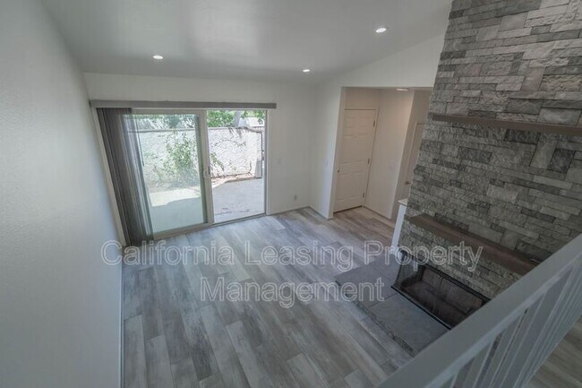 Building Photo - 18033 River Cir