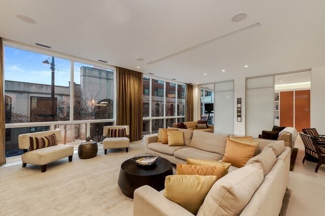 Foto del edificio - 415 W Superior St