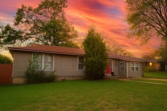 Building Photo - 1707 Palo Duro Rd