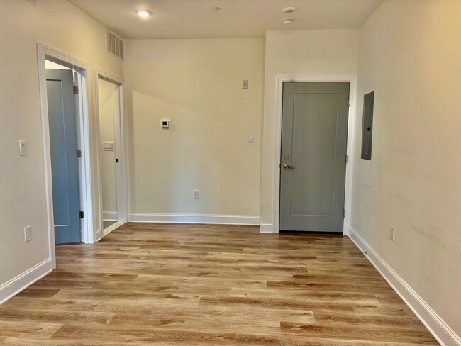 Building Photo - 511 Gorgas Ln