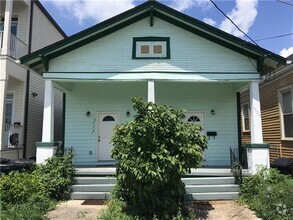 Building Photo - 2516 Valence St