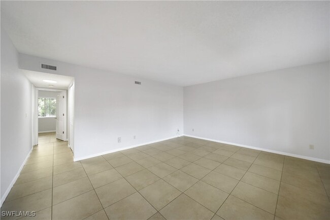 Building Photo - 4621 Bayshore Dr