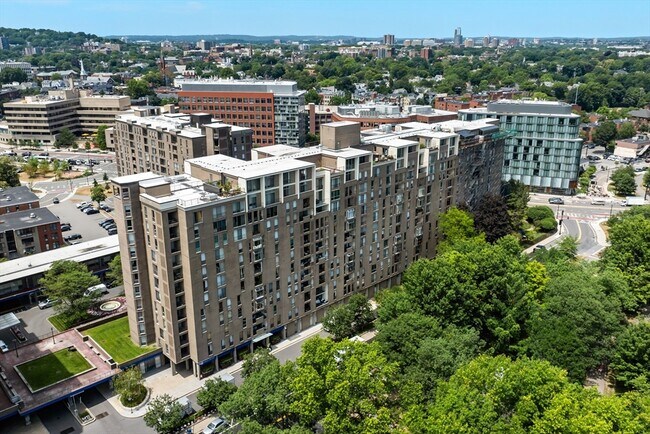 Foto del edificio - 33 Pond Ave