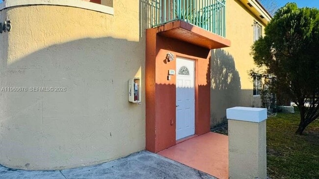 Foto del edificio - 7045 NW 173rd Dr