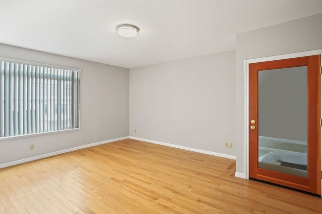 Building Photo - 473-475 34th Ave