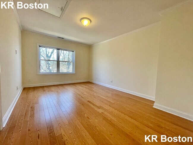 Building Photo - 113 Thornton Rd