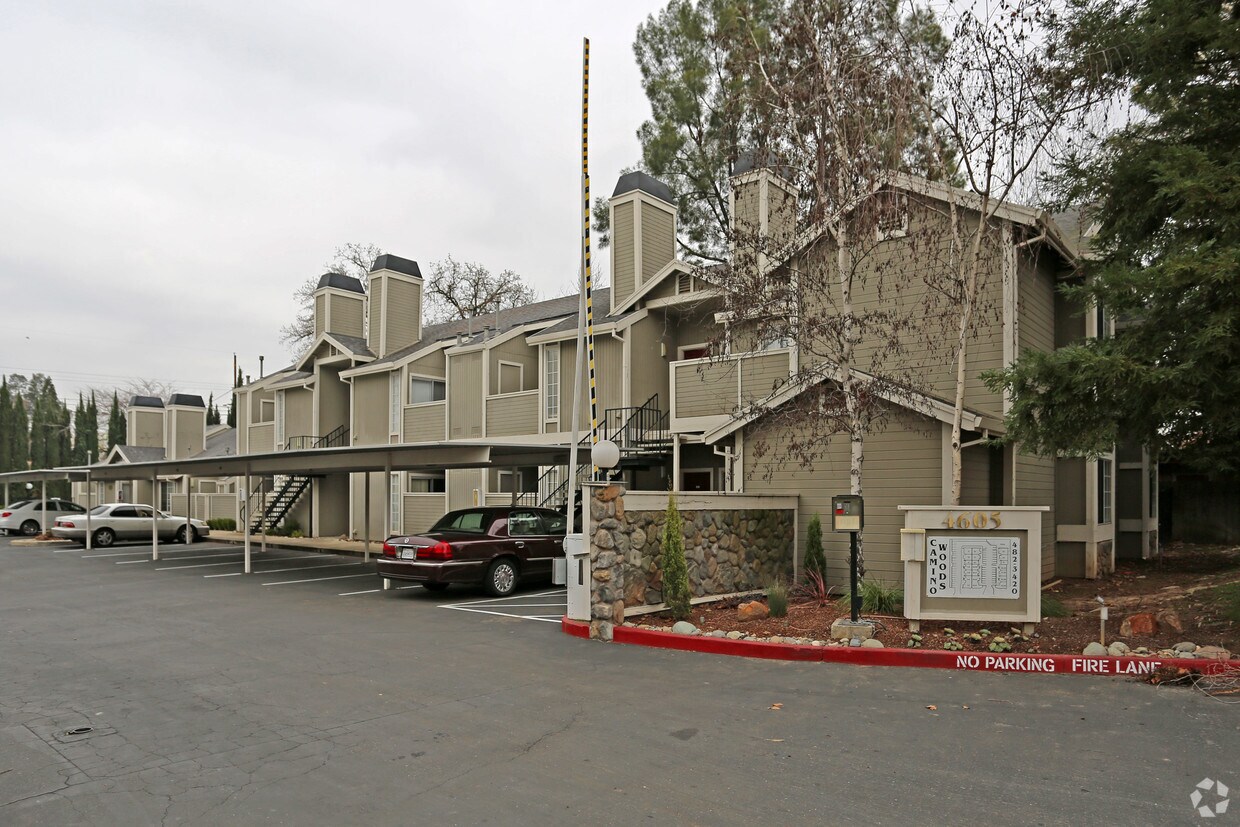 Foto del edificio - Camino Woods