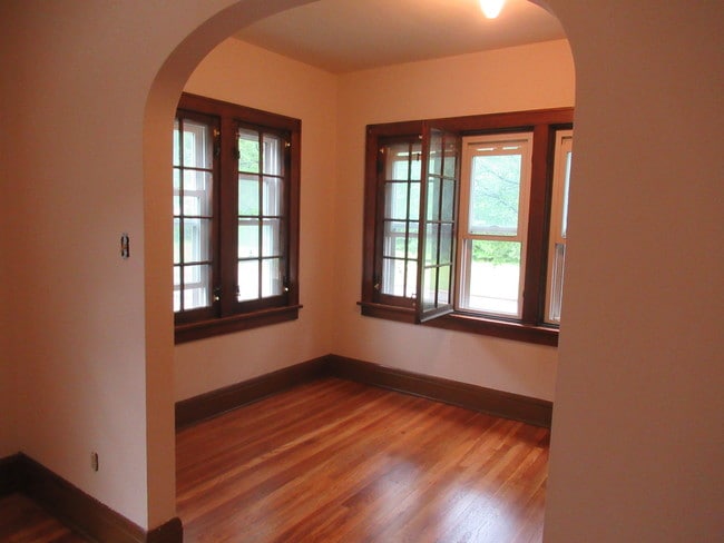 Sun Room - 1520 Front St